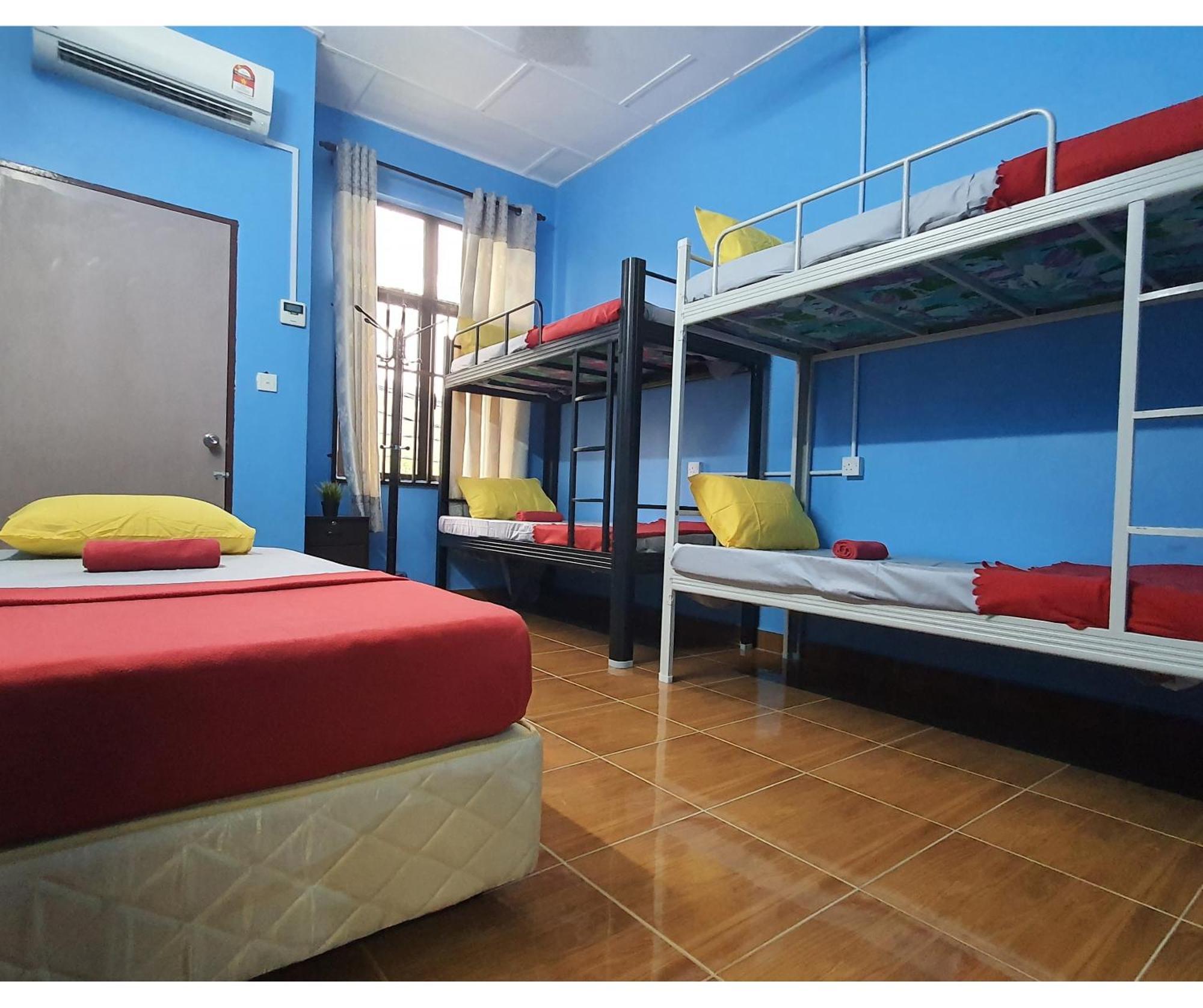 Shoplot Hostel Pangkor Kampong Pasir Bogak Екстер'єр фото