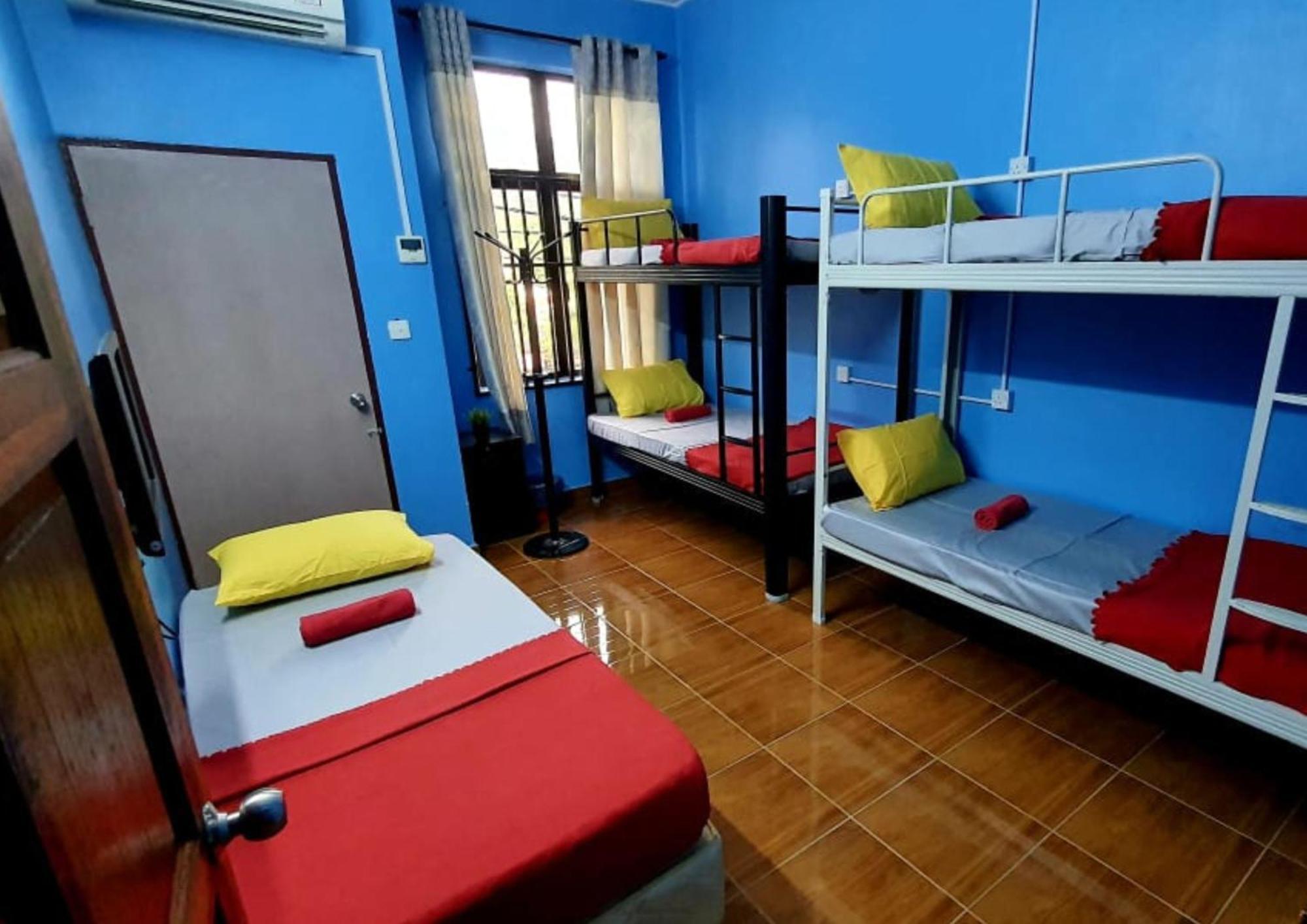 Shoplot Hostel Pangkor Kampong Pasir Bogak Екстер'єр фото