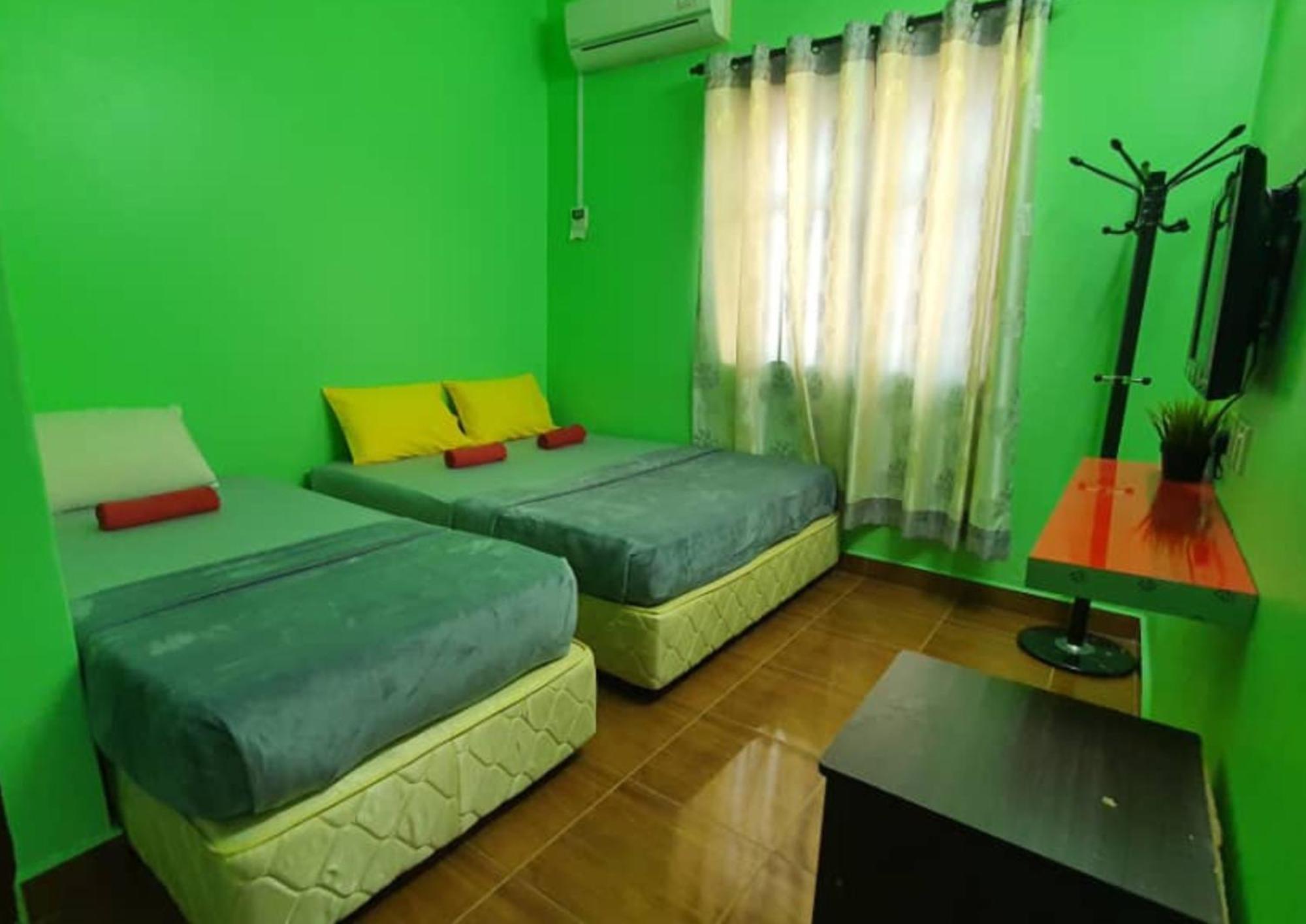 Shoplot Hostel Pangkor Kampong Pasir Bogak Екстер'єр фото