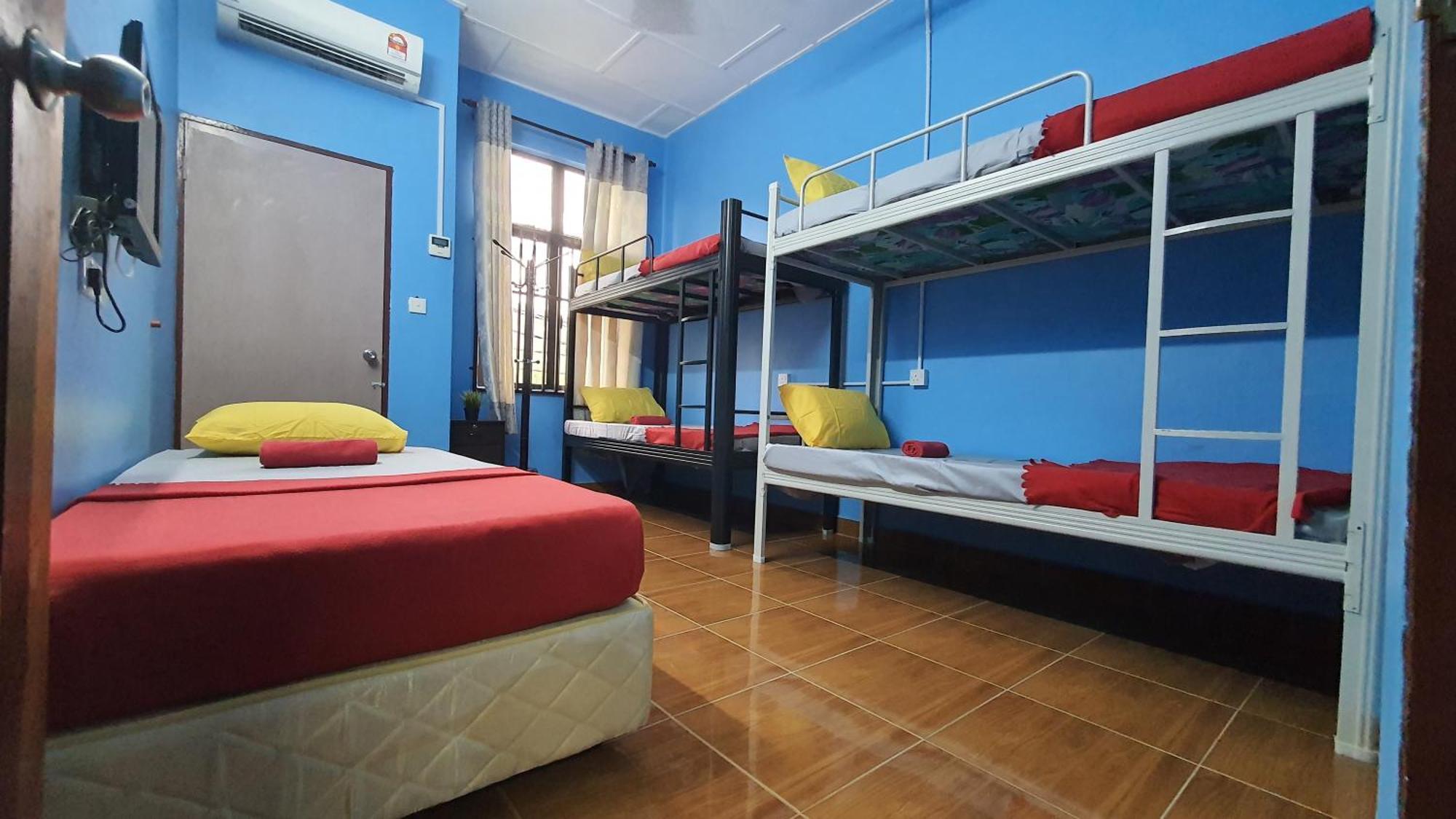 Shoplot Hostel Pangkor Kampong Pasir Bogak Екстер'єр фото